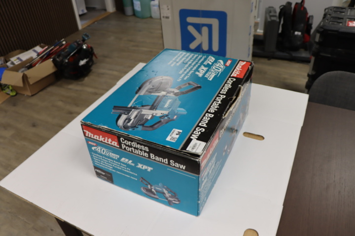 1296034-10 Batteridriven bandsåg - Makita PB002G