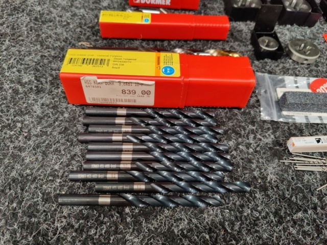 1554197-3 Drills, thread cutting, turning tool holders, etc.