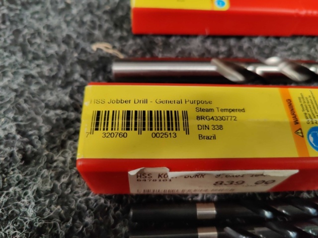 1554197-4 Drills, thread cutting, turning tool holders, etc.