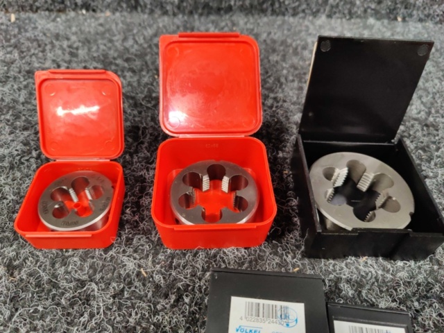 1554197-20 Drills, thread cutting, turning tool holders, etc.