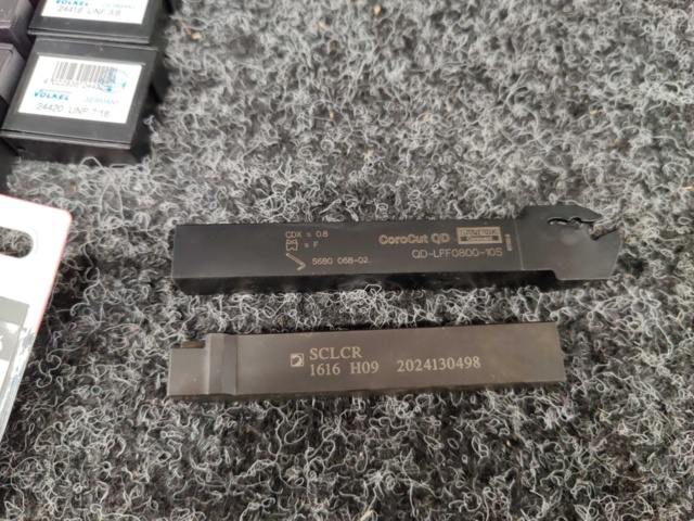 1554197-24 Drills, thread cutting, turning tool holders, etc.