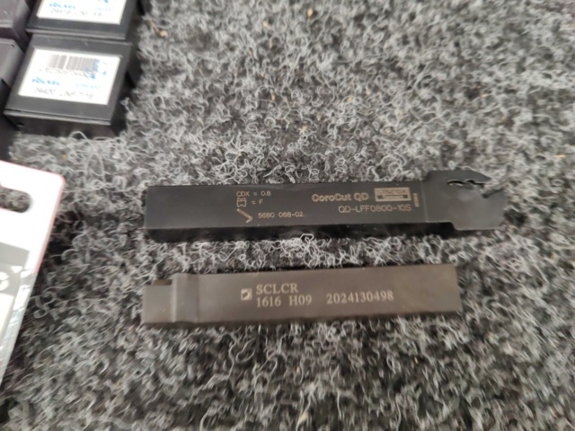 1554197-25 Drills, thread cutting, turning tool holders, etc.