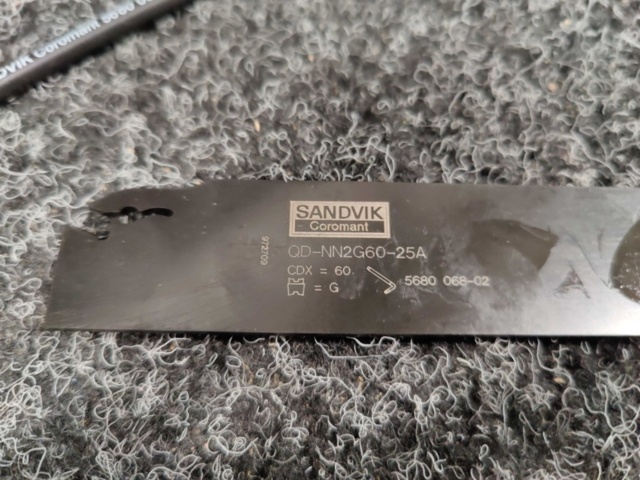 1554197-27 Drills, thread cutting, turning tool holders, etc.