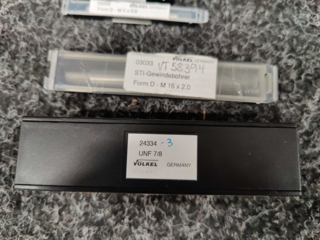 1554198-6 Metric & inch taps