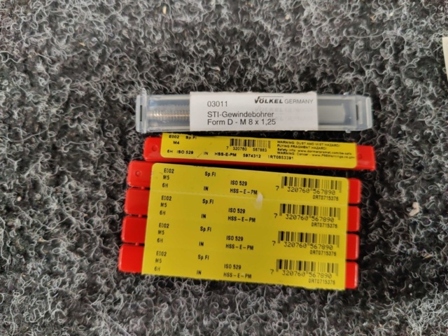 1554198-10 Metric & inch taps