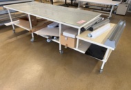 1554204 Work table with cutting mat