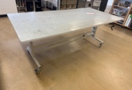 1554205 Work table with cutting mat