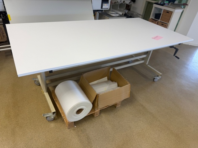 1554207-1 Work table
