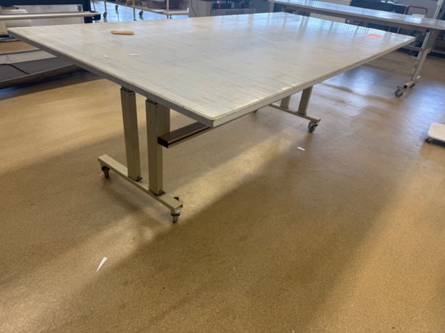 1554209-3 Work table with cutting mat