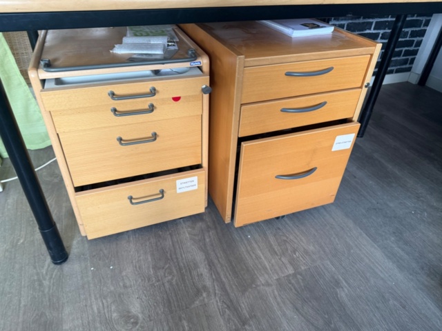 1554213-10 Office furniture