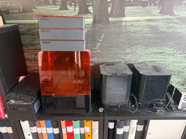 1554216-1 3D Printer Formlabs with accessories