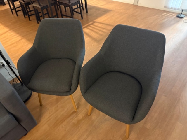 1554222-5 Sofa, Chairs & Table