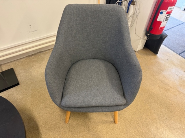 1554222-10 Sofa, Chairs & Table