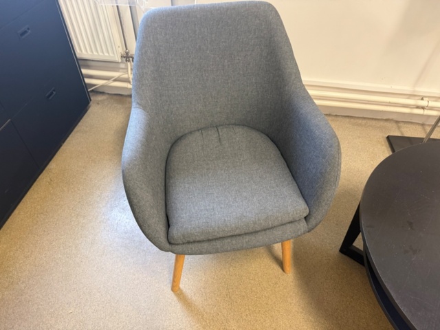 1554222-11 Sofa, Chairs & Table