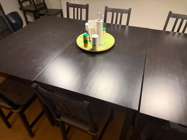 1554366-3 Tables & Chairs