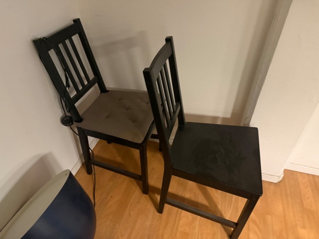 1554366-7 Tables & Chairs