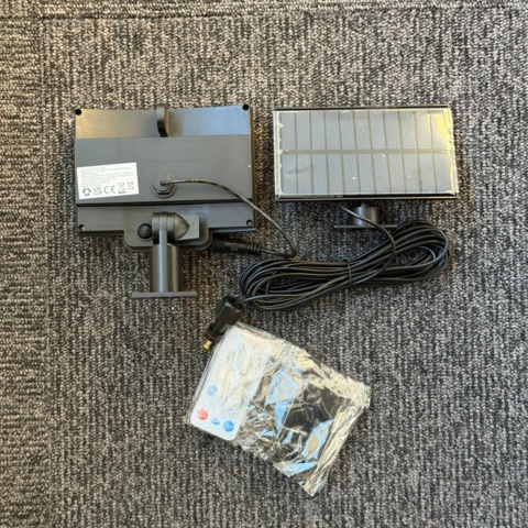 1554393-2 4 st Solpaneler med LED-lampor för Uppfarter och Trädgårdar - Fri frakt