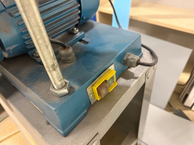 1554372-3 Belt sander