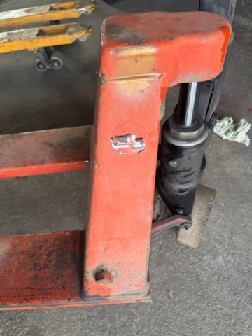 1405948-3 Pallet truck - BT