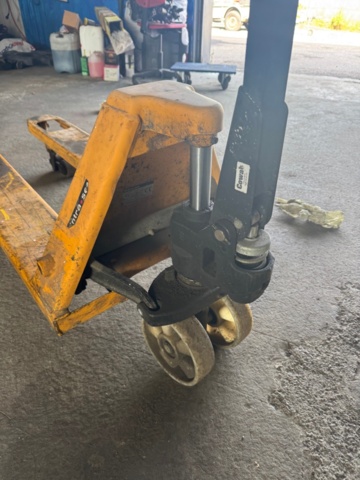 1405949-4 Pallet truck