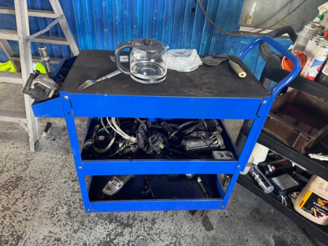 1405950-2 2 workshop trolleys – metal and plastic