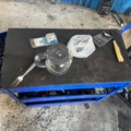 1405950-5 2 workshop trolleys – metal and plastic