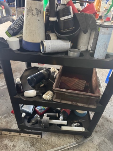 1405950-9 2 workshop trolleys – metal and plastic