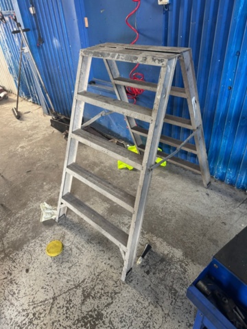 1405951-1 Ladder