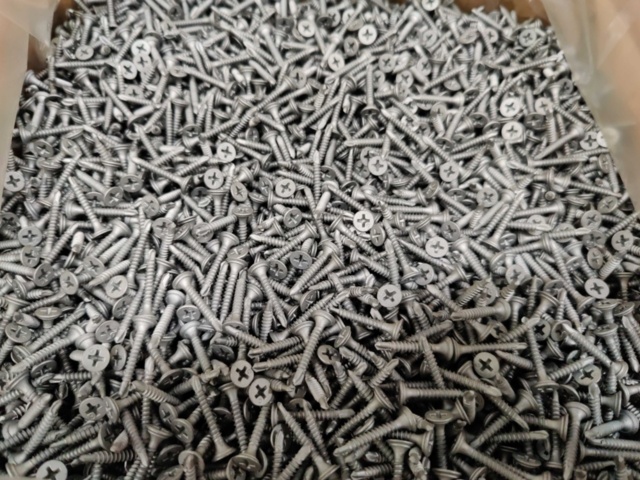 1552221-4 10.000 st Självborrande skruv 4.0x25mm