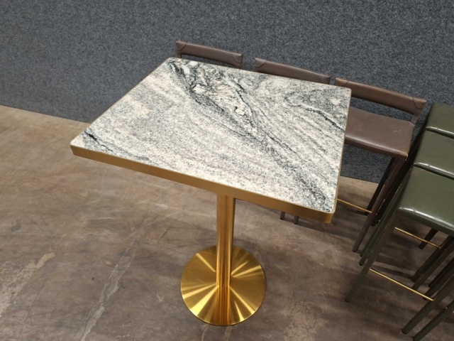 1554560-2 Bar tables & bar stools