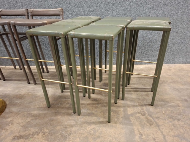 1554560-5 Bar tables & bar stools