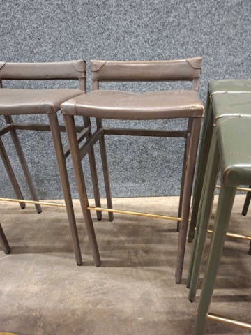1554560-10 Bar tables & bar stools