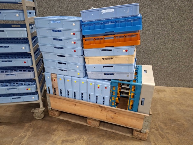 1554563-2 Dishwashing trolley & dishwashing trays