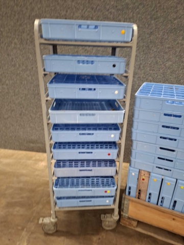 1554563-13 Dishwashing trolley & dishwashing trays