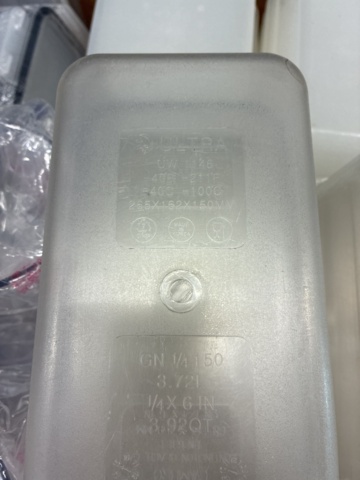 1554585-5 Plastkantiner, matlådor, plastkannor m.m.