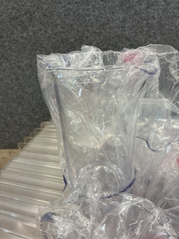 1554585-7 Plastkantiner, matlådor, plastkannor m.m.