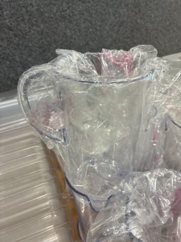 1554585-9 Plastkantiner, matlådor, plastkannor m.m.