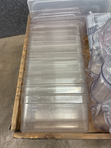 1554585-10 Plastkantiner, matlådor, plastkannor m.m.