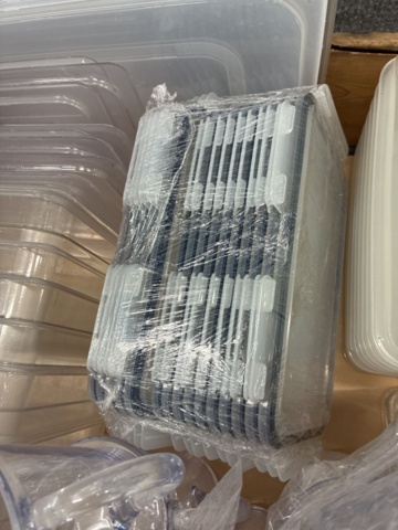 1554585-13 Plastkantiner, matlådor, plastkannor m.m.