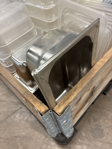 1554585-16 Plastkantiner, matlådor, plastkannor m.m.
