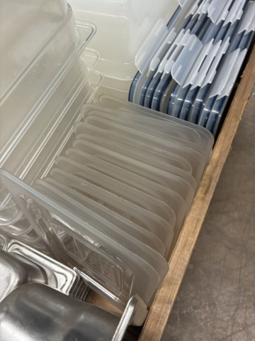 1554585-18 Plastkantiner, matlådor, plastkannor m.m.