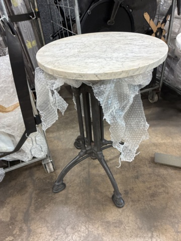 1554588-4 Lot with restaurant furniture
