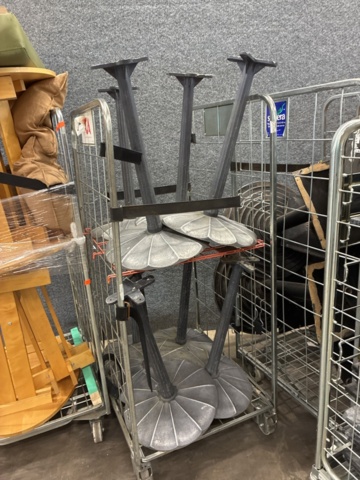 1554588-30 Lot with restaurant furniture