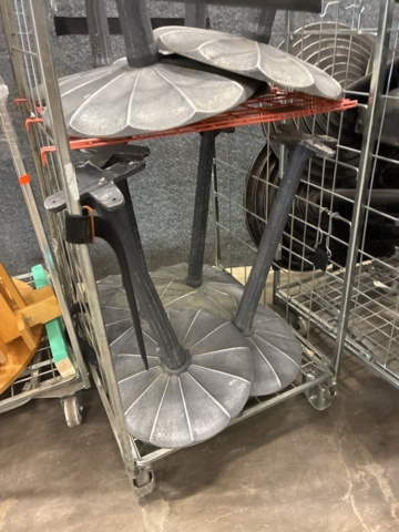 1554588-31 Lot with restaurant furniture