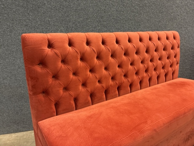 1554600-7 Restaurant sofas with gold-plated footrests
