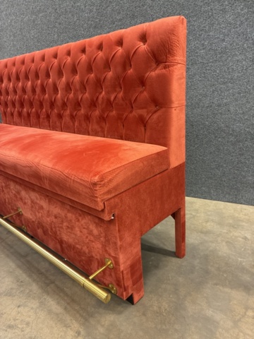1554600-15 Restaurant sofas with gold-plated footrests