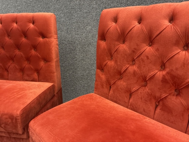 1554600-21 Restaurant sofas with gold-plated footrests