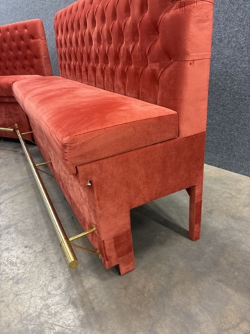1554600-22 Restaurant sofas with gold-plated footrests