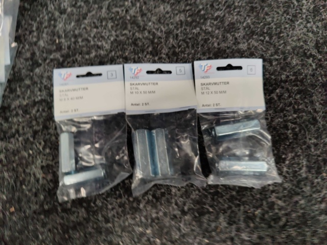 1552307-4 Ca 220 st Skarvmuttrar M8, M10 & M12, TF