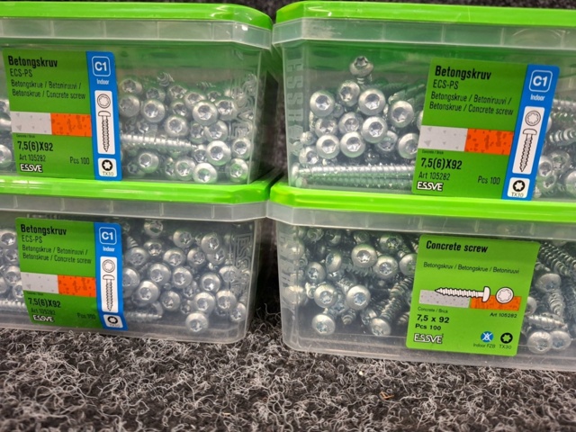 1554644-2 400 pcs Concrete screw 7.5x92mm, Essve